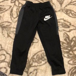 Nike boys jogger